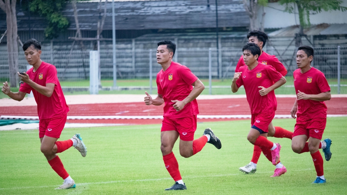 ĐT Lào tập luyện trong dịp FIFA Days tháng 10. (Ảnh: LFF). 
