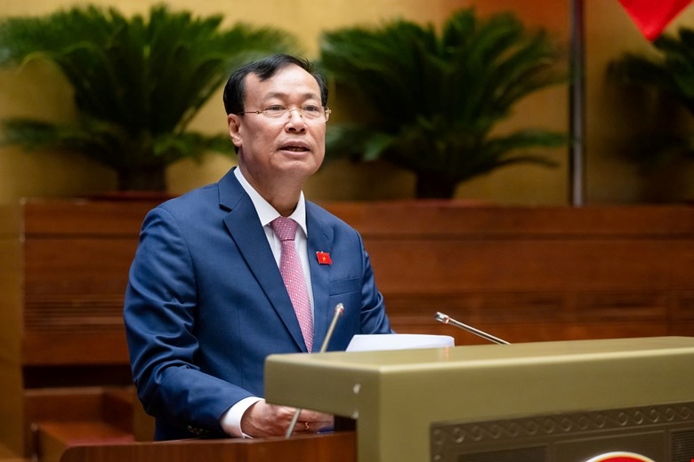 Chủ nhiệm Ủy ban Quốc phòng và An ninh Lê Tấn Tới trình bày báo cáo giải trình, tiếp thu, chỉnh lý dự thảo Luật Phòng không nhân dân