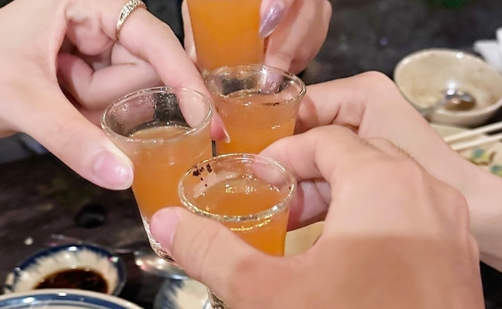 Việc uống rượu và giải phóng nồng độ cồn tùy thuộc vào cơ địa mỗi người. (Ảnh minh hoạ)