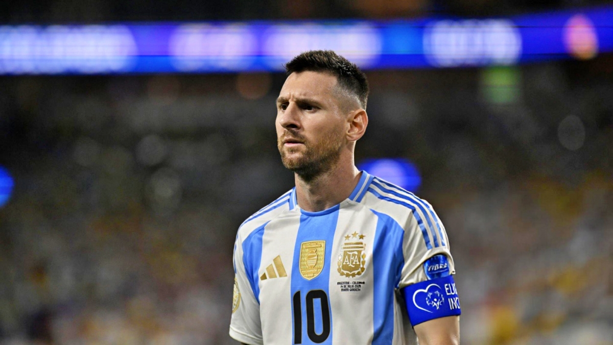 Messi cùng các đồng đội phải thay đổi kế hoạch di chuyển khẩn cấp vì siêu bão Milton. (Ảnh: Getty)