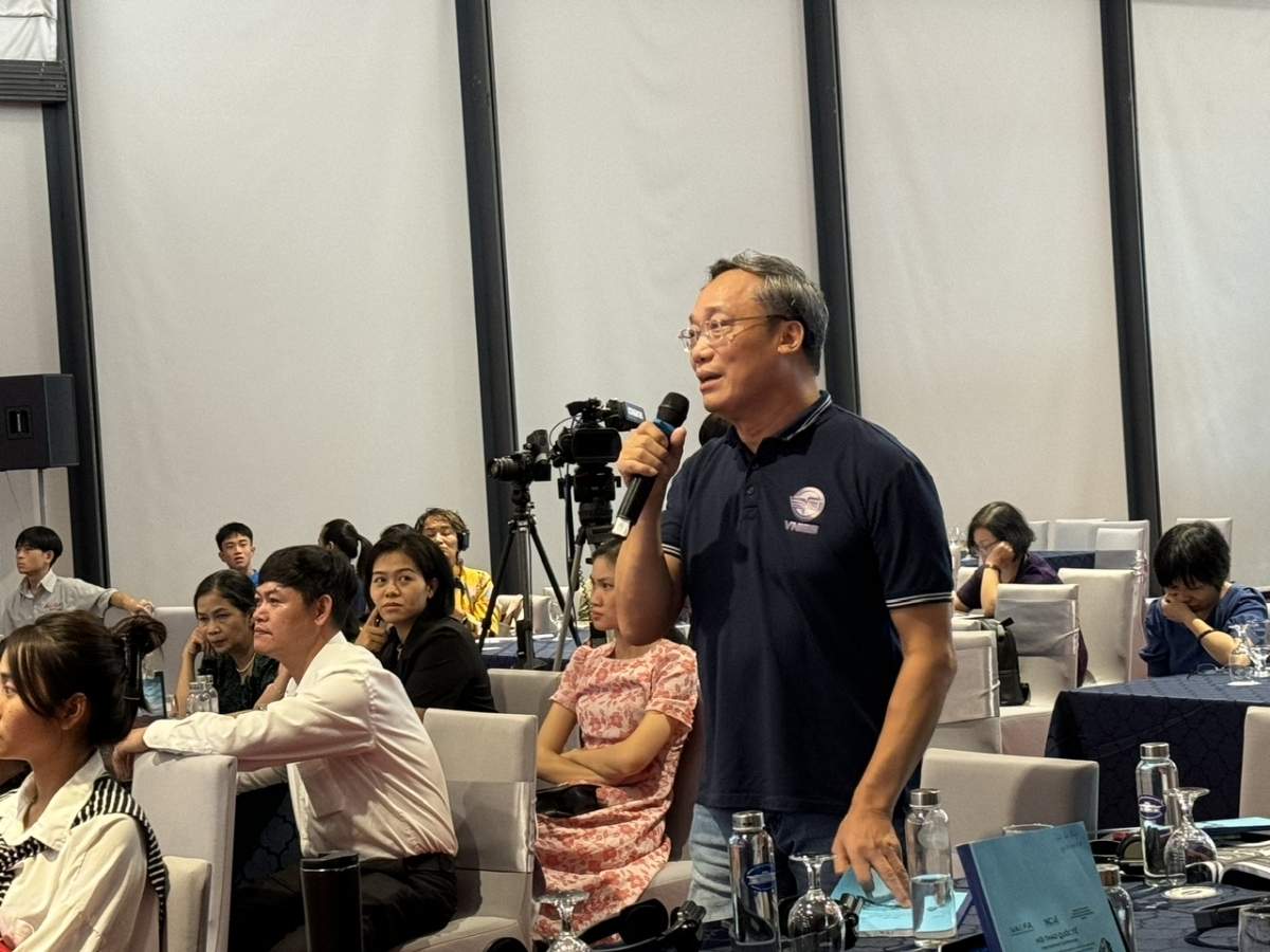 Tiến sĩ Nguyễn Đức Minh – Nguyên Phó Viện trưởng Viện Khoa học Giáo dục Việt Nam, Nguyên Giám đốc Trung tâm Giáo dục đặc biệt Việt Nam phát biểu tại Hội thảo quốc tế Hướng tới cải thiện tiếp cận và chất lượng giáo dục cho người điếc (Hà Nội 27/ 9/2024)