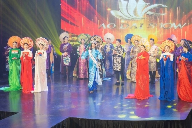 The Indian beauty models in an Ao Dai fashion show held in Da Nang city.