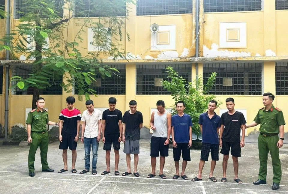 Các đối tượng sau khi bị bắt