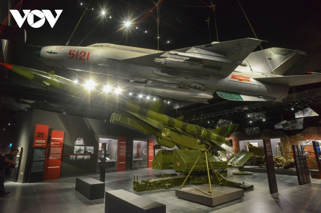 Lieutenant General Pham Tuan, a hero of People's Armed Forces, piloted this MiG-21 aircraft to shoot down a B-52 bomber on the night of December 27, 1972.