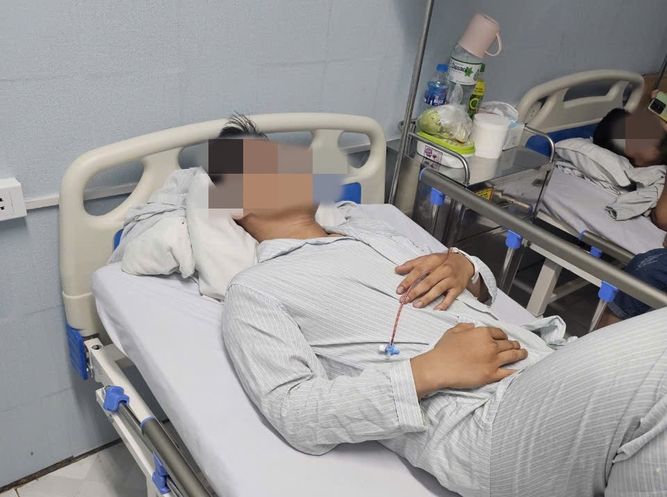 Nam sinh L. phải nhập viện điều trị sau khi bị đánh