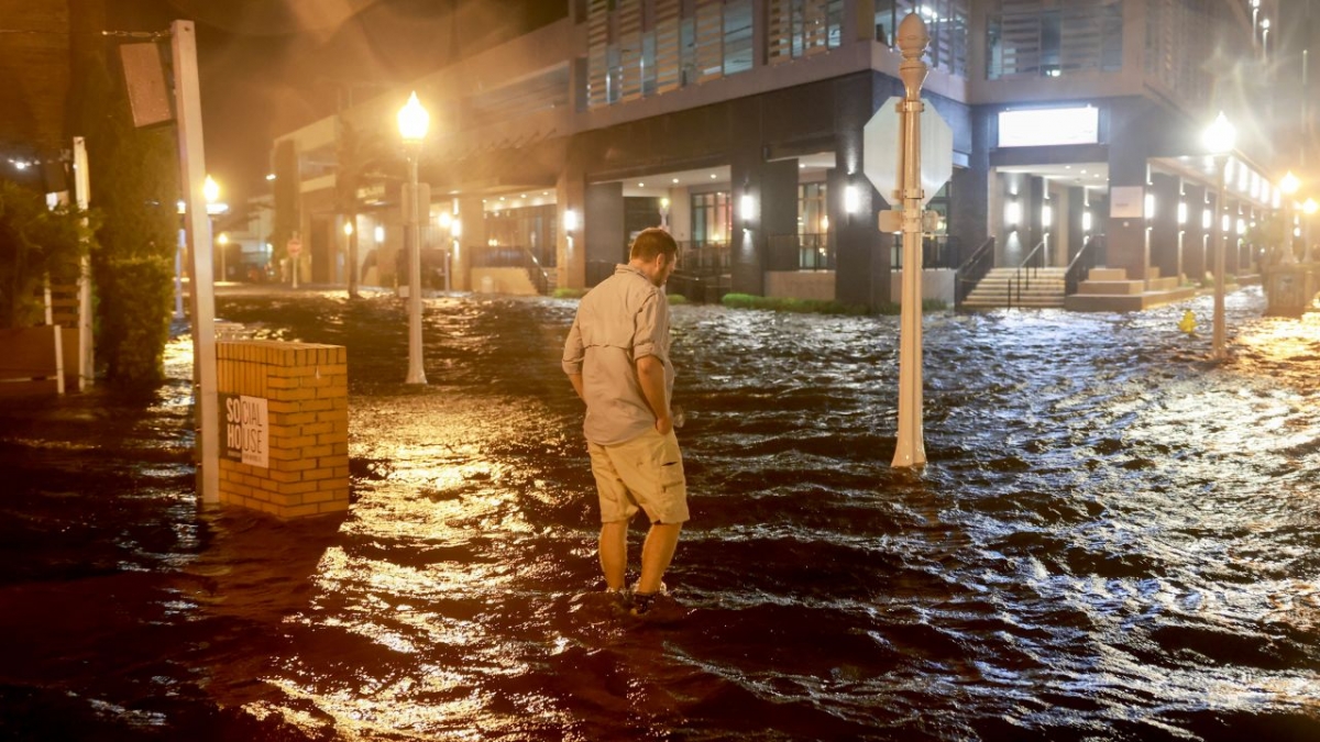 Bão Milton đổ bộ kèm theo mưa lớn gây ngập lụt ở Florida. Ảnh: Getty