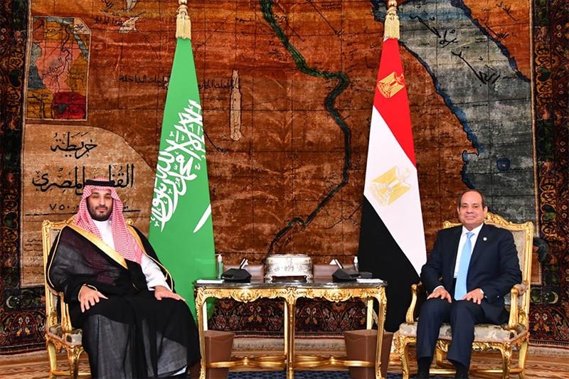 Tổng thống Ai Cập Abdel Fattah El-Sisi (phải) và Thái tử kiêm Thủ tướng Saudi Arabia Mohammed Bin Salman (Ảnh: Al-Ahram)