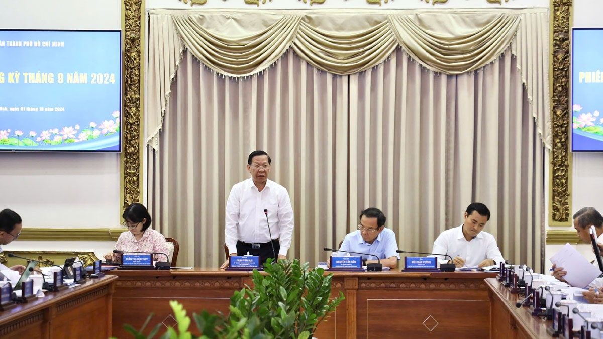 Ông Phan Văn Mãi phát biểu tại phiên họp (Ảnh: TTBC)