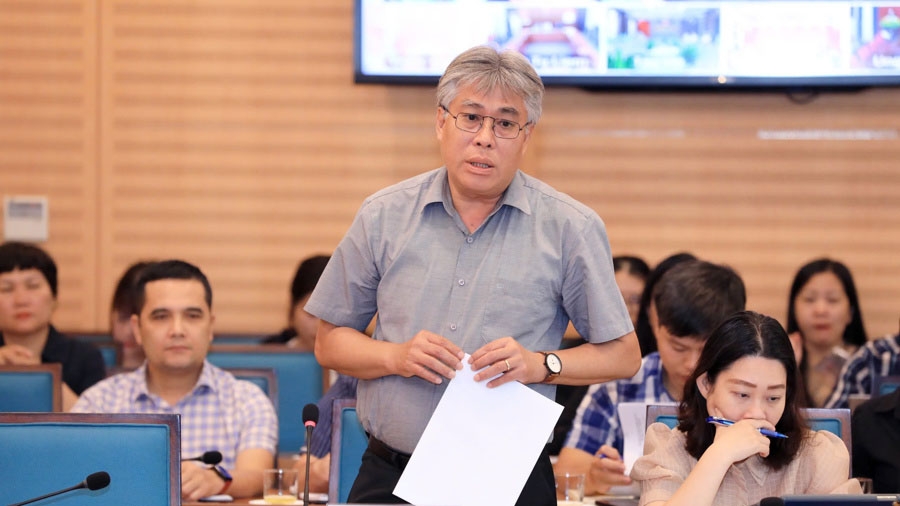 Phó Giám đốc Sở Quy hoạch và Kiến trúc Phạm Quốc Tuyến thông tin tại buổi họp báo.