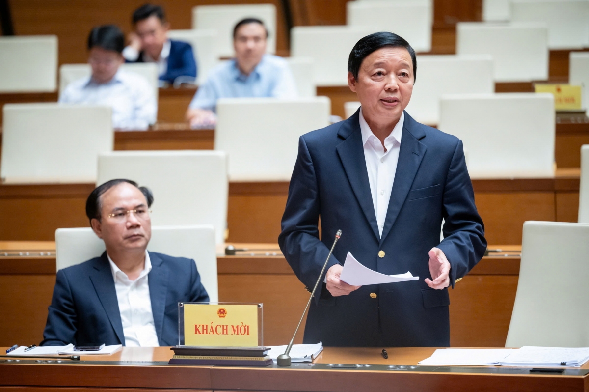 Phó Thủ tướng Trần Hồng Hà phát biểu tại phiên họp. Ảnh: Quốc hội