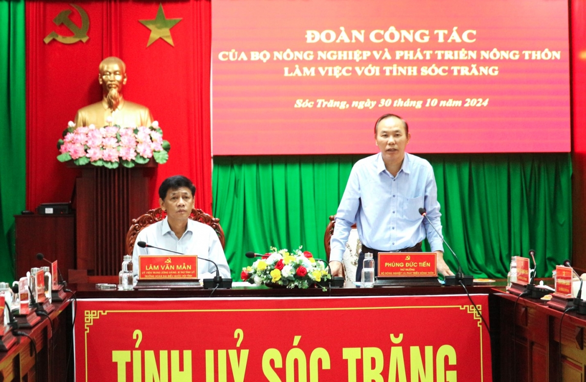
Thứ trưởng Phùng Đức Tiến phát biểu tại buổi tại làm việc