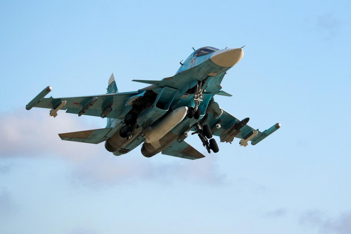 Su-34 của Nga cất cánh thực hiện nhiệm vụ huấn luyện ở khu vực Krasnodar, tháng 1/2022. Ảnh: Vitaliy Timkiv