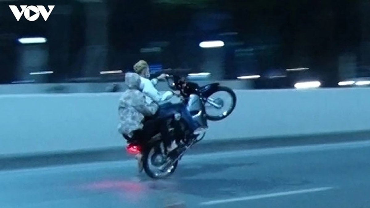 Tịch thu xe "bốc đầu", "diễn xiếc" trên đường góp phần ngăn chặn tình trạng gây mất trật tự an toàn giao thông