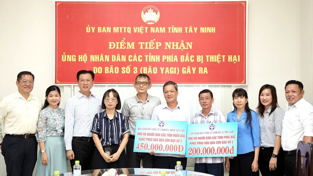 Công ty Pou Hung Việt Nam 450 triệu đồng và Công ty TNHH Pou Li Việt Nam 200 triệu đồng (ảnh P.T)