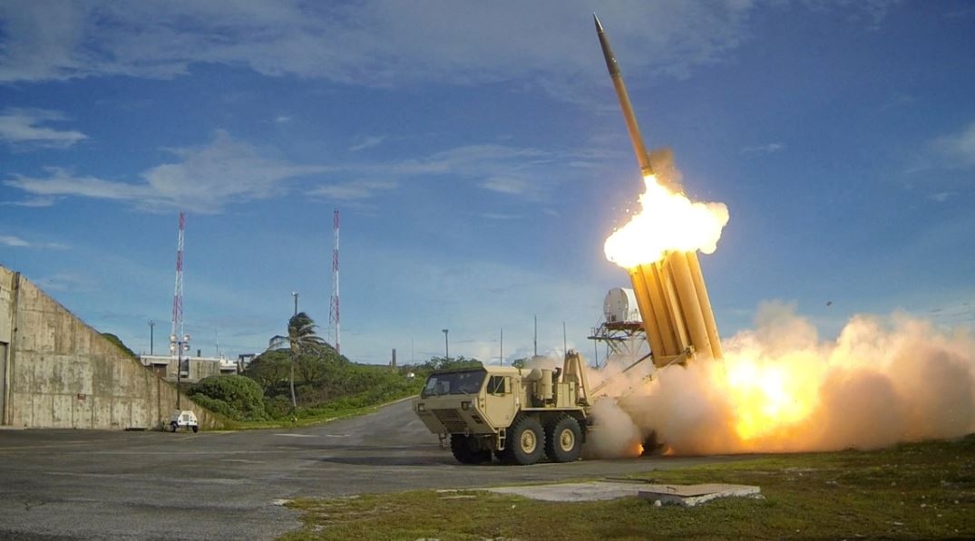 Hệ thống phòng thủ tên lửa đạn đạo THAAD. Ảnh: Reuters