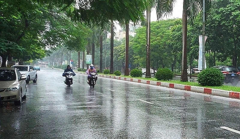 Hà Nội có mưa rải rác vào buổi đêm, trưa chiều trời nắng