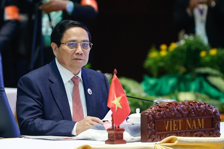 Thủ tướng phát biểu tại Hội nghị Thượng đỉnh AZEC lần thứ 2 (Ảnh: VGP/Nhật Bắc).