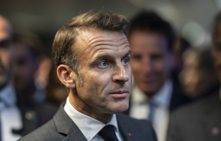 Ngày 9/10, Tổng thống Pháp Emmanuel Macron đã đến thăm trại huấn luyện và dự lễ khai mạc khoá đào tạo mới dành cho binh sĩ Ukraine đặt tại phía Đông nước Pháp (Ảnh: 20 Minutes)