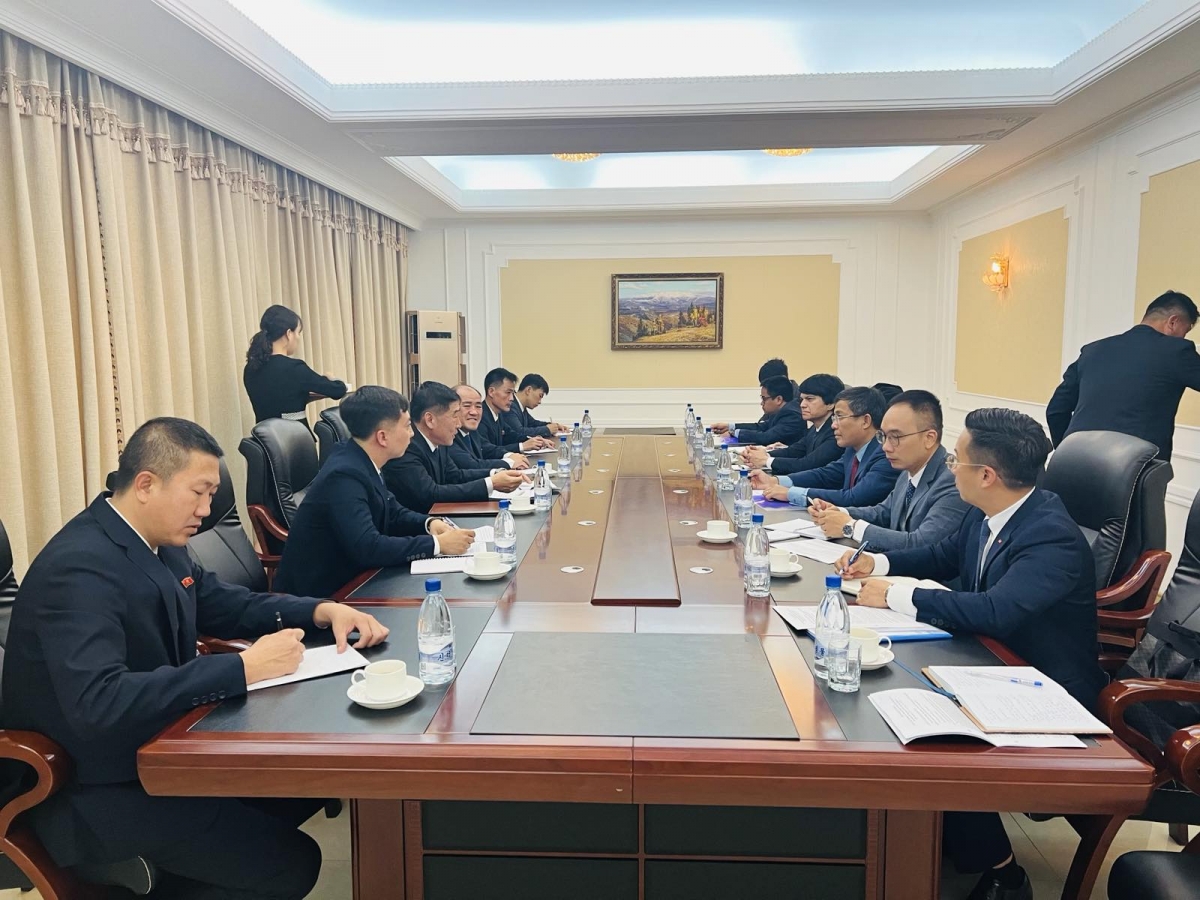 Thứ trưởng Thường trực Nguyễn Minh Vũ gặp BTNG Triều Tiên