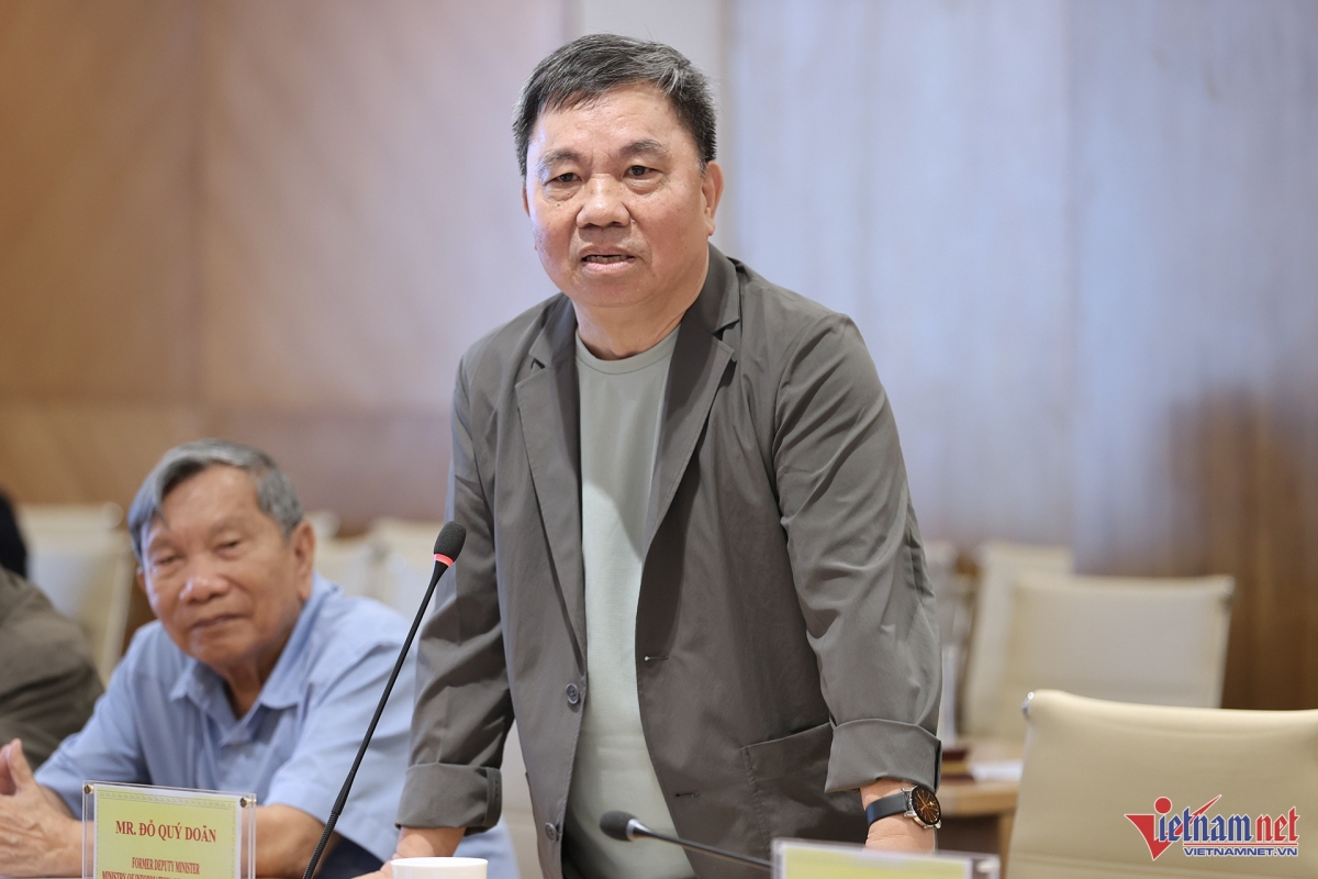 Nguyên Thứ trưởng Bộ TT&amp;TT Đỗ Quý Doãn bày tỏ "được gặp mặt những cán bộ, giảng viên của dự án giúp tôi nhớ lại chặng đường gian khổ nhưng đầy vinh quang khi thực hiện dự án".