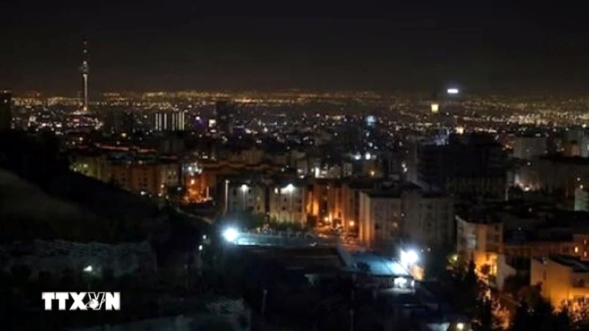 Khung cảnh ở Thủ đô Tehran của Iran sau các vụ nổ do cuộc tập kích của Israel rạng sáng 26/10/2024 - Ảnh: THX/TTXVN