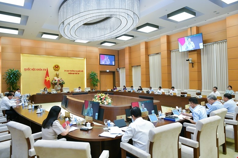 Ủy ban Thường vụ Quốc hội cho ý kiến về dự án một luật sửa 4 luật