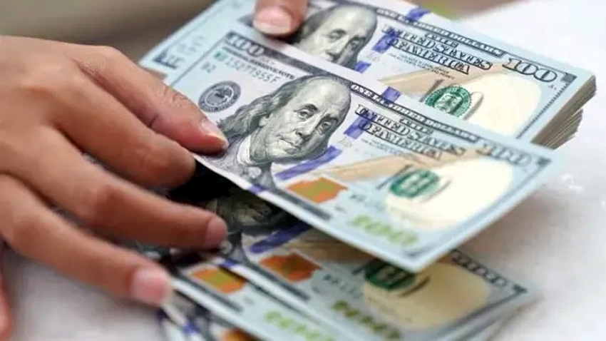 Lãi suất tối đa đối với tiền gửi bằng USD bao gồm các khoản chi khuyến mại dưới mọi hình thức, áp dụng đối với phương thức trả lãi cuối kỳ và các phương thức trả lãi khác được quy đổi theo phương thức trả lãi cuối kỳ