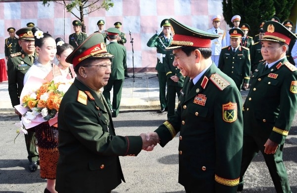 This is the second time the two armies have held their border defense friendship exchange to realise the two parties and states’ guiding principles of building a peaceful, friendly, stable, and cooperative border between Vietnam and Laos for mutual development.