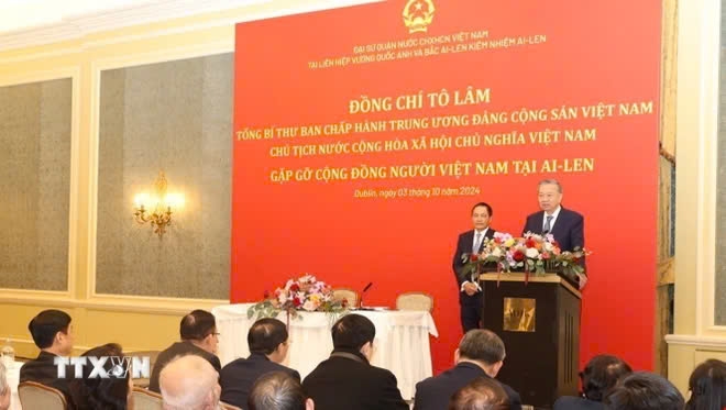 Tổng Bí thư, Chủ tịch nước Tô Lâm phát biểu tại buổi gặp gỡ cộng đồng người Việt Nam tại Ireland. (Ảnh: Trí Dũng/TTXVN)
