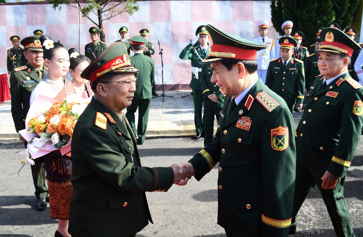 Đoàn Việt Nam do Đại tướng Phan Văn Giang, Ủy viên Bộ Chính trị, Phó Bí thư Quân ủy Trung ương, Bộ trưởng Bộ Quốc phòng dẫn đầu.
