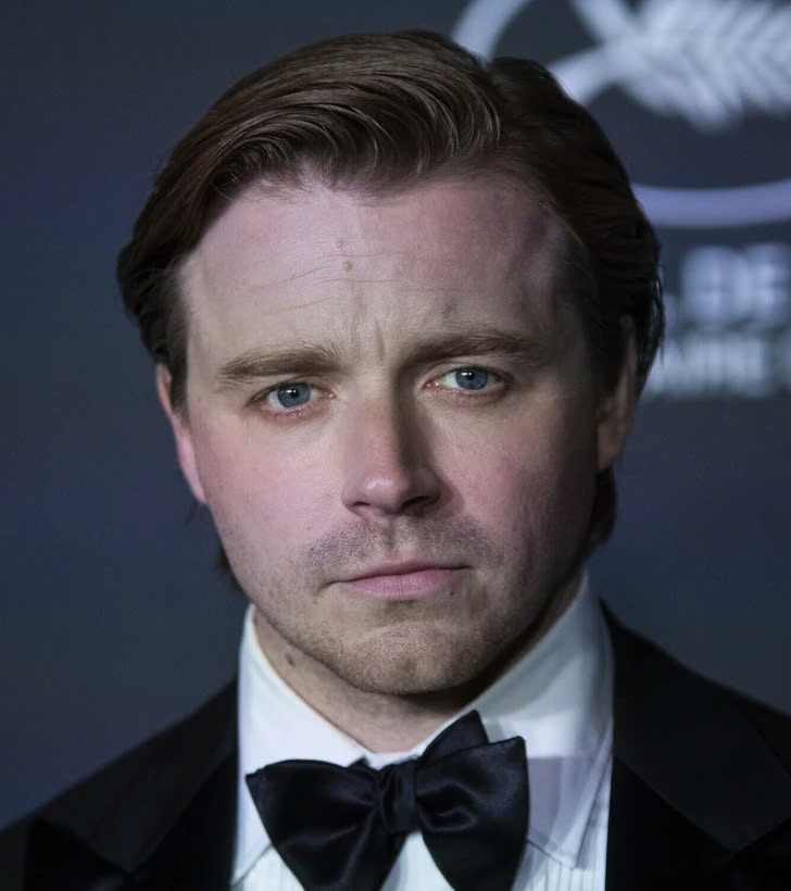 Jack Andrew Lowden (sinh ngày 2 tháng 6 năm 1990) là một diễn viên người Anh. Sau sự nghiệp sân khấu kéo dài bốn năm, thành công lớn đầu tiên trên màn ảnh quốc tế của anh là trong loạt phim ngắn "War &amp; Peace" của BBC năm 2016.