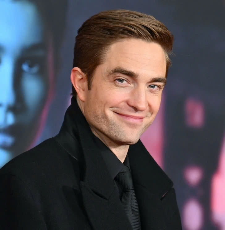 Robert Douglas Thomas Pattinson (sinh ngày 13 tháng 5 năm 1986) là một diễn viên người Anh. Với việc tham gia đóng vai chính trong cả những phim điện ảnh kinh phí lớn lẫn phim độc lập, Pattinson đã được xếp hạng trong danh sách những diễn viên có thu nhập cao nhất thế giới. Tạp chí Time đã đưa tên anh vào trong danh sách 100 người có tầm ảnh hưởng nhất hành tinh. Anh cũng được giới thiệu trong danh sách Forbes Celebrity 100.
