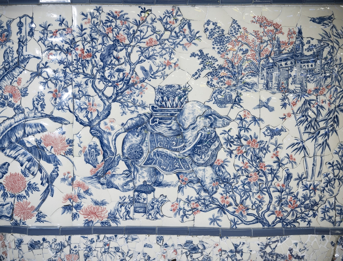 Các chi tiết trong tác phẩm công cộng "Năm giờ sáng, Hà Nội thức giấc - Il est cinq  heures, Hanoï s’éveille"