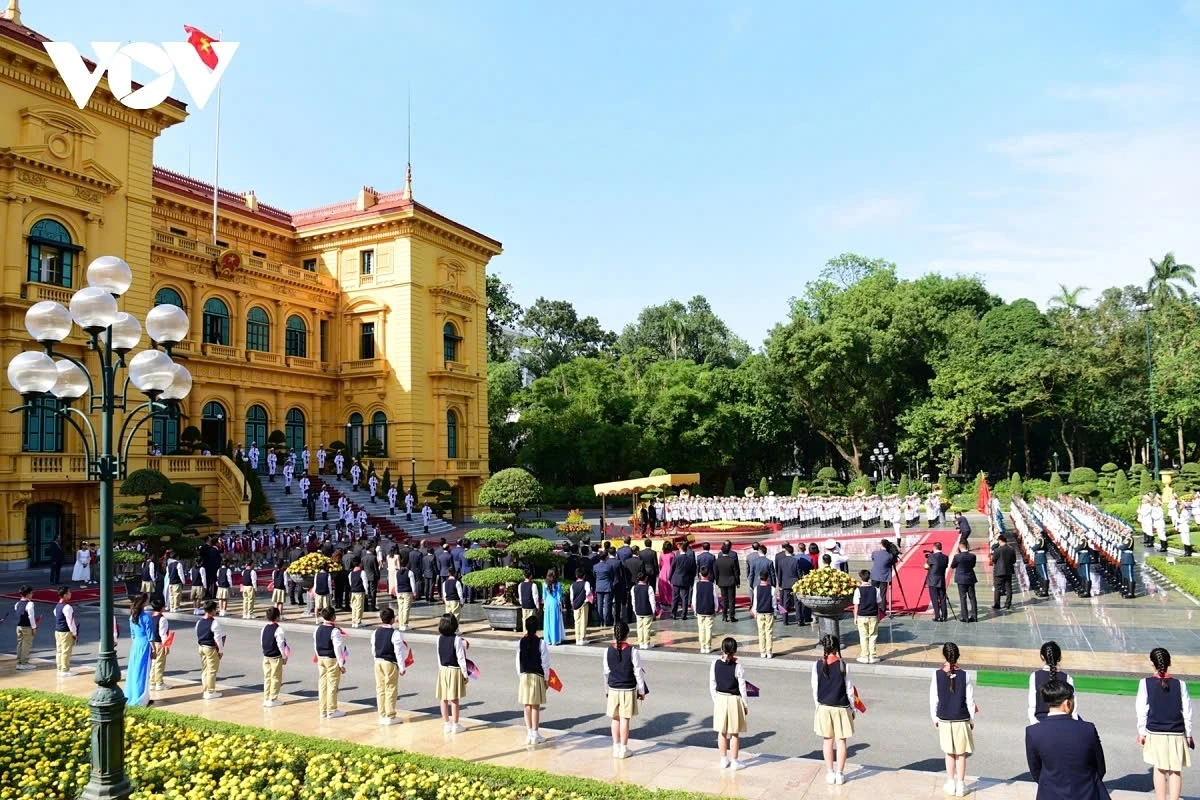 The official welcoming ceremony for the Cambodian King takes place at the Presidential Palace in Hanoi.