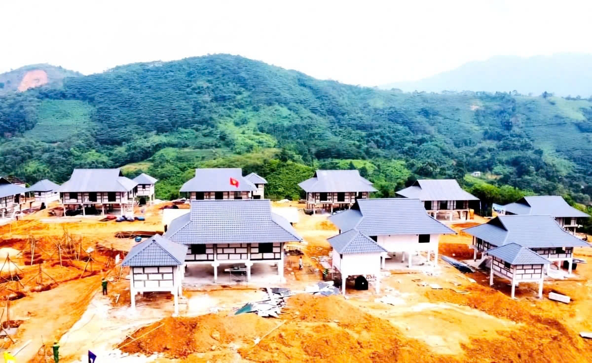 Construction effort is progressing rapidly, with plans for completion by the end of 2024. The project also includes a memorial to honour the victims of the landslide and other long-term support initiatives for the community.