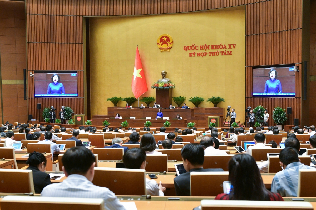 Thống đốc Nguyễn Thị Hồng trả lời chất vấn tại Kỳ họp thứ 8