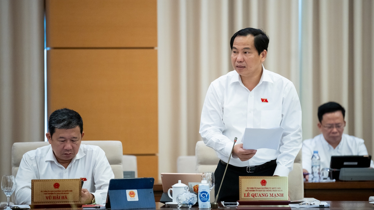 Chủ nhiệm Ủy ban TC-NS Lê Quang Mạnh