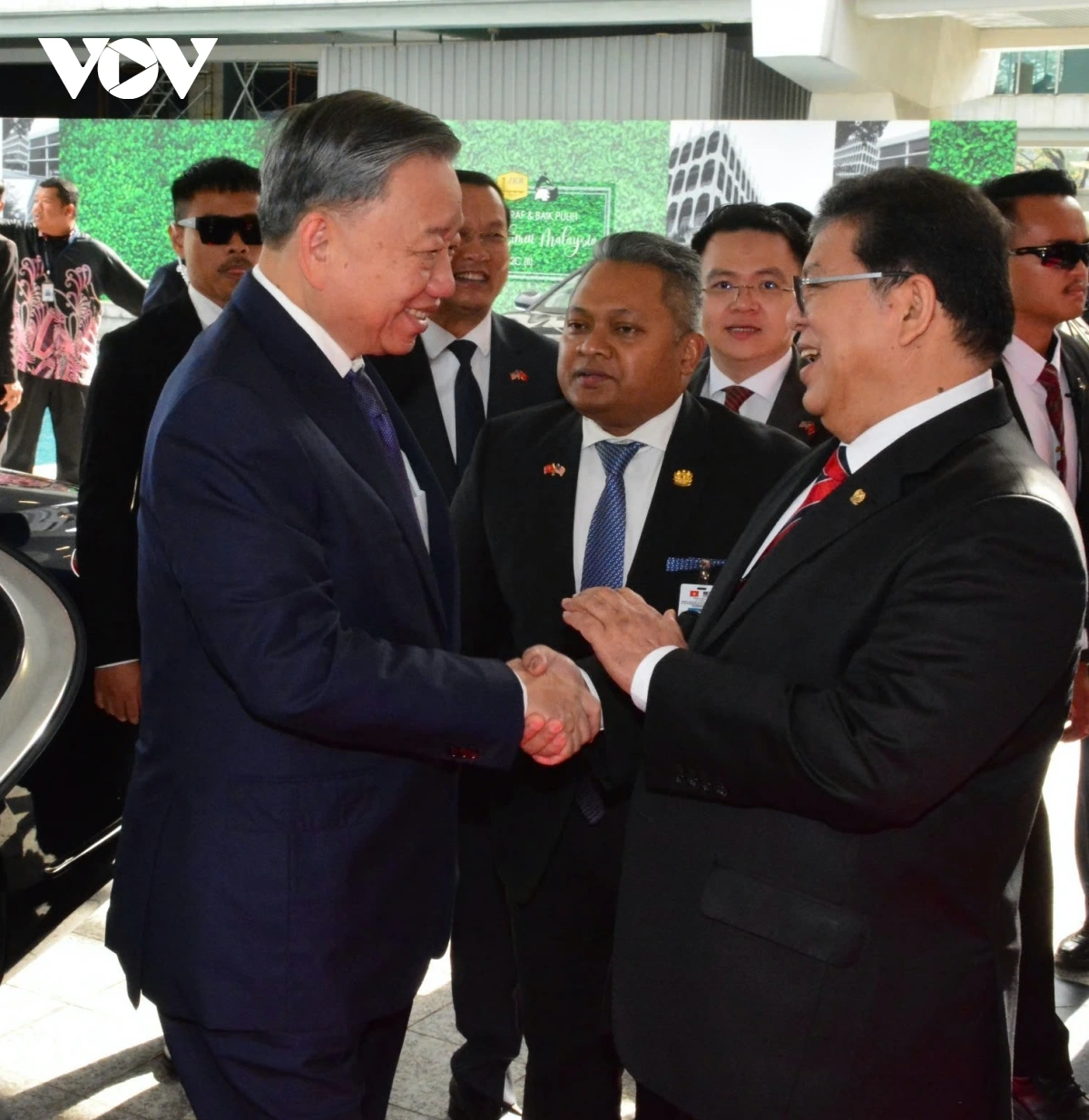 Trong khuôn khổ chuyến thăm chính thức Malaysia, tại Trụ sở Nghị viện Malaysia, Tổng Bí thư Tô Lâm đã có cuộc <a href="h%E1%BB%99i%20ki%E1%BA%BFn" target="_blank">hội kiến</a> với Chủ tịch Hạ viện Malaysia Tan Sri Dato’ Johari Bin Abdul.