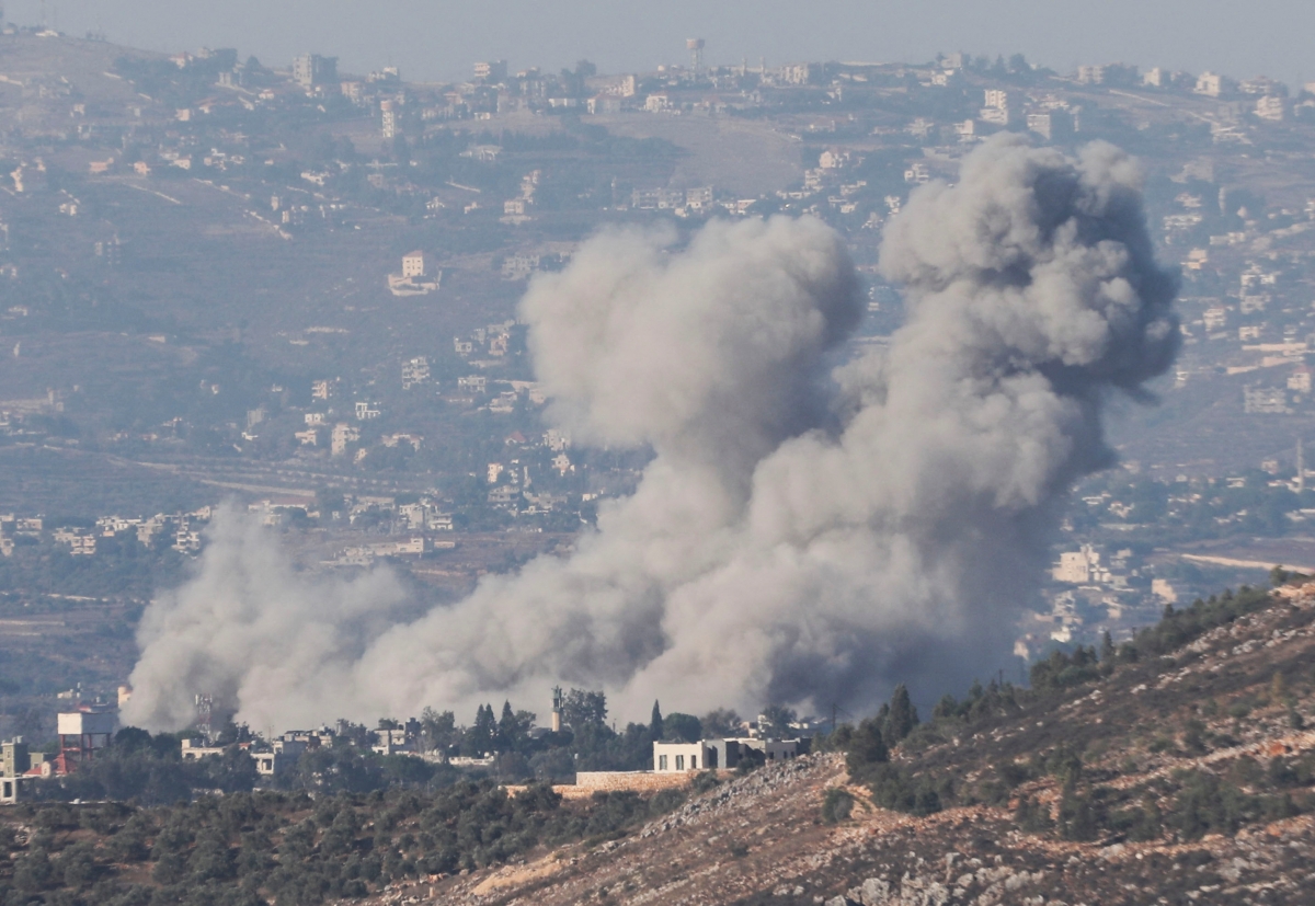 Khói bốc lên ở phía Nam Lebanon. Ảnh: Reuters