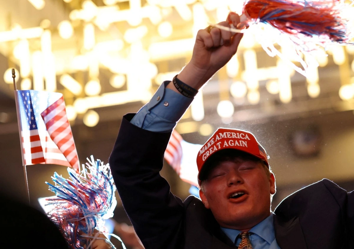 Một người ủng hộ ông Trump đang ăn mừng tại Pennsylvania (Ảnh: Reuters)