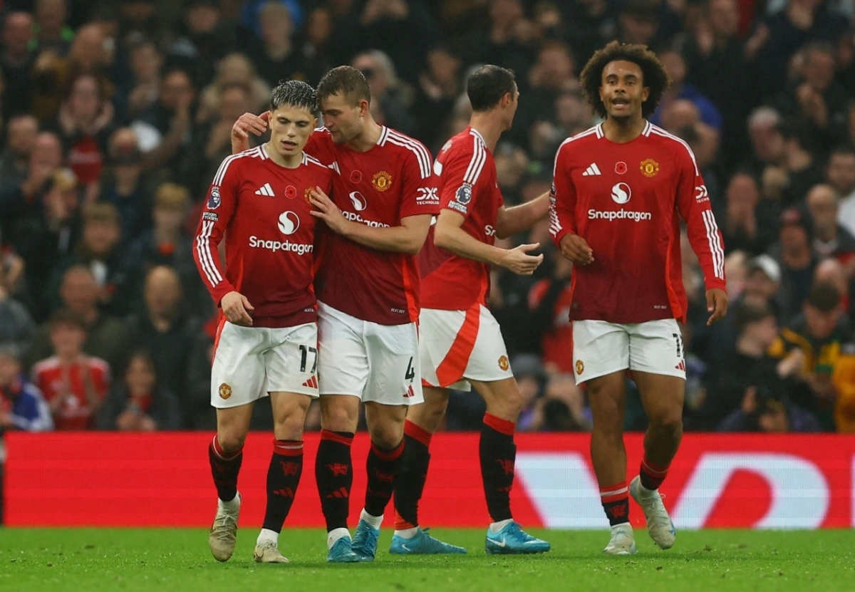 Garnacho lập siêu phẩm nâng tỷ số lên 3-0 cho MU trước Leicester (Ảnh: Reuters)