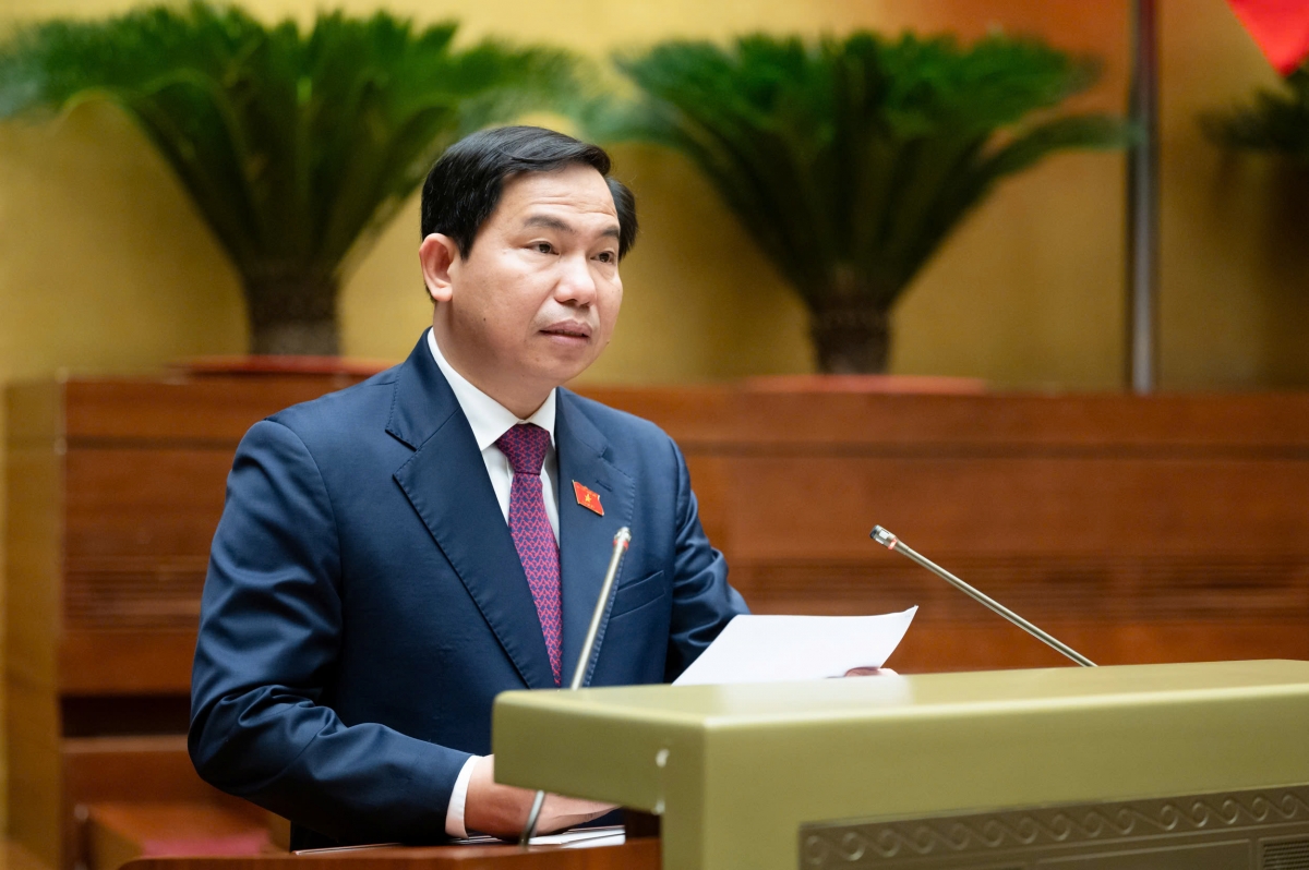 Chủ nhiệm Ủy ban Tài chính - Ngân sách Lê Quang Mạnh trình bày Báo cáo giải trình, tiếp thu, chỉnh lý dự thảo Nghị quyết