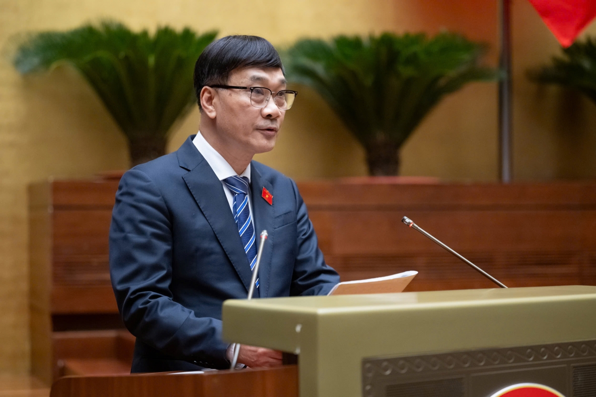 Chủ nhiệm Ủy ban Kinh tế của Quốc hội Vũ Hồng Thanh trình bày Báo cáo giải trình, tiếp thu, chỉnh lý dự thảo Nghị quyết