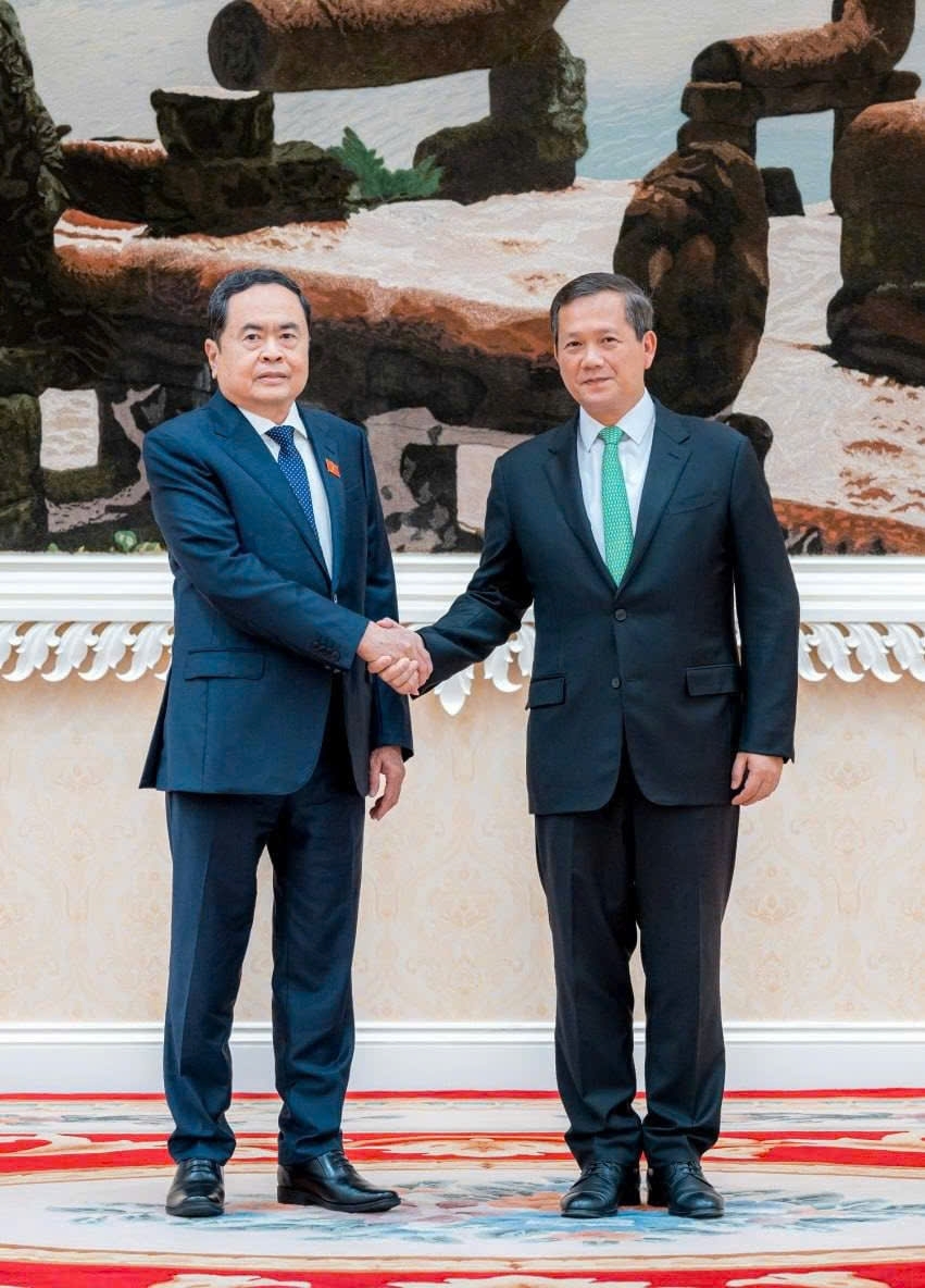 Trong khuôn khổ chuyến thăm chính thức Vương quốc Campuchia, chiều 22/11, tại thủ đô Phnom Penh, Chủ tịch Quốc hội Trần Thanh Mẫn<a href="h%E1%BB%99i%20ki%E1%BA%BFn" target="_blank"> hội kiến</a> Thủ tướng Campuchia Samdech Hun Manet.