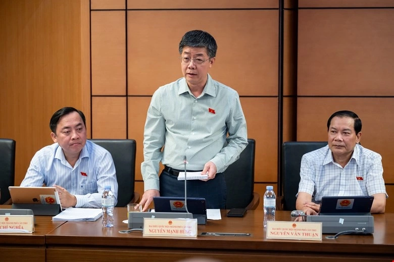 Đại biểu Quốc hội Nguyễn Mạnh Hùng