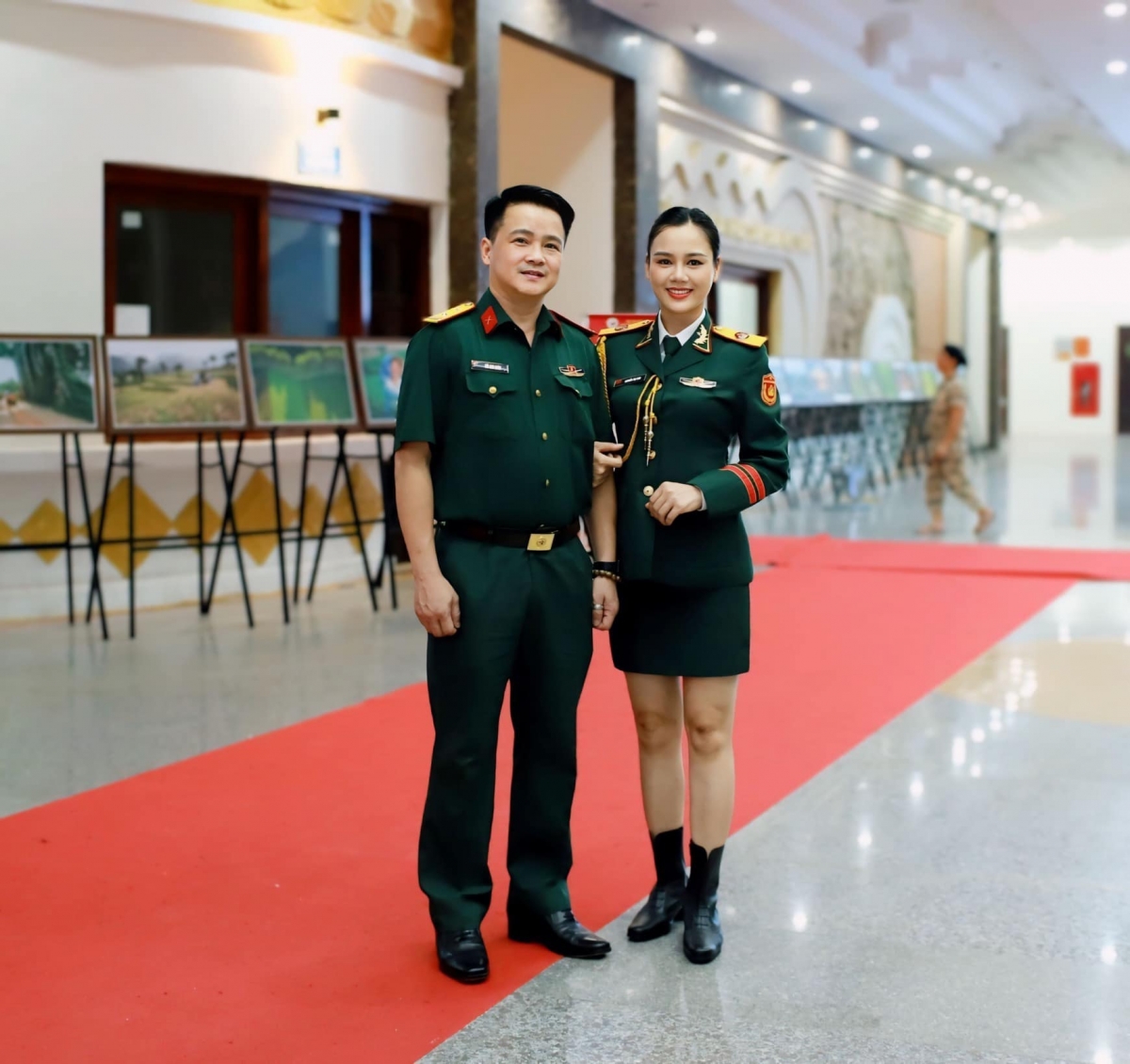 Chồng của Huyền Sâm là NSƯT Đới Anh Quân (Phó Giám đốc Nhà hát Kịch nói Quân đội)