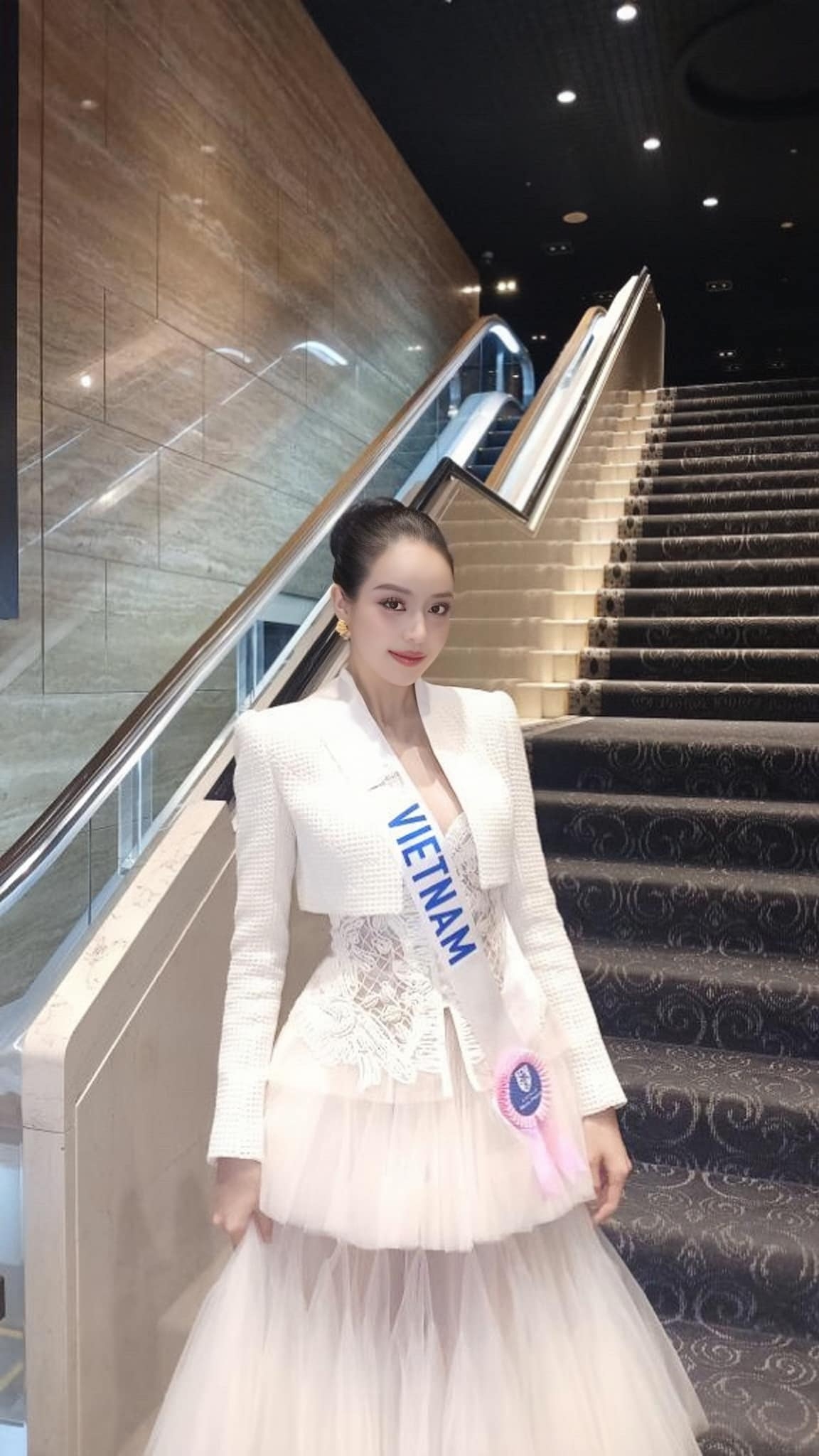 Suốt hai tuần tham gia Miss International 2024, Thanh Thủy luôn tràn đầy năng lượng khi tham gia các hoạt động, vòng thi phụ. Thanh Thủy được một số thí sinh nhận xét thân thiện, hòa đồng nhờ giao tiếp thành thạo tiếng Anh. Trước đêm chung kết, các chuyên trang nhan sắc quốc tế Missosology, Sash Factor, Global Beauties xếp Thanh Thủy vào top thí sinh có khả năng đăng quang.