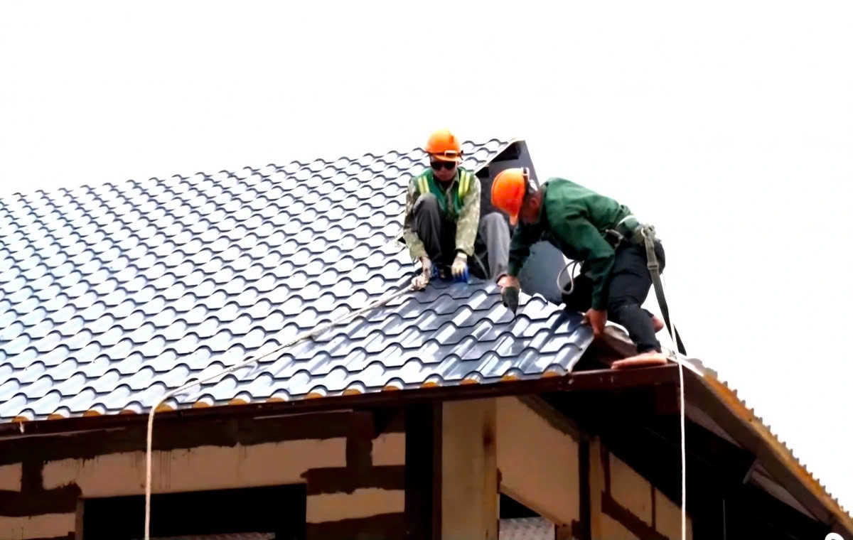 In addition to providing housing, the project also includes long-term support for the community, such as educational facilities and sustainable livelihoods, to help the residents rebuild their lives and recover from the disaster.