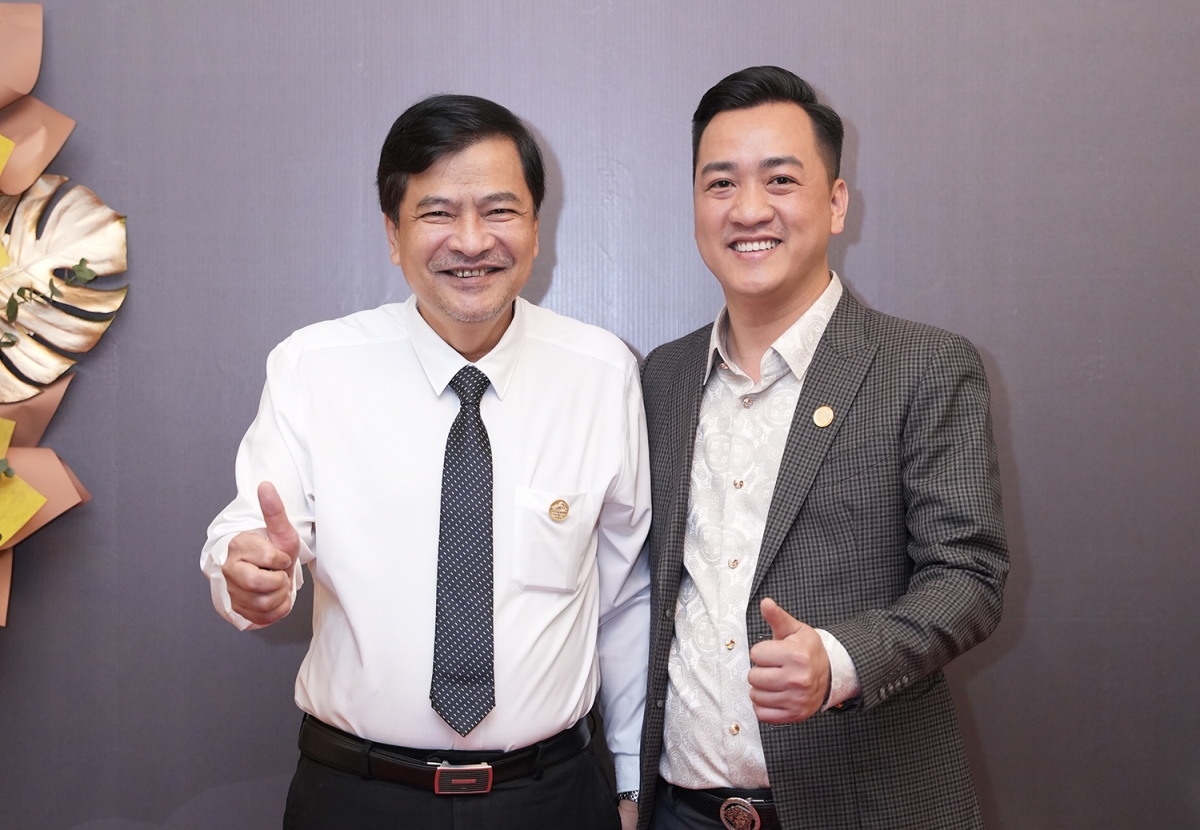 NSND Quốc Anh và đạo diễn Phạm Quốc Dũng.