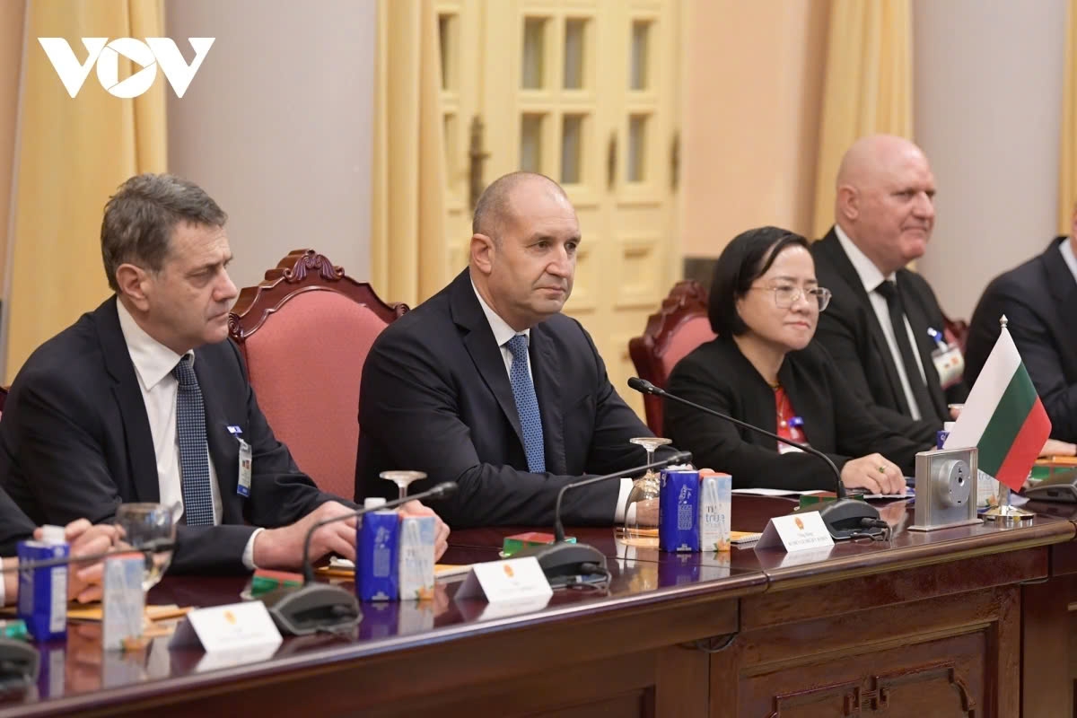 President Rumen Radev thanks the Vietnamese side for the warm welcome and expresses his desire to increase cooperation between Bulgaria and Vietnam.